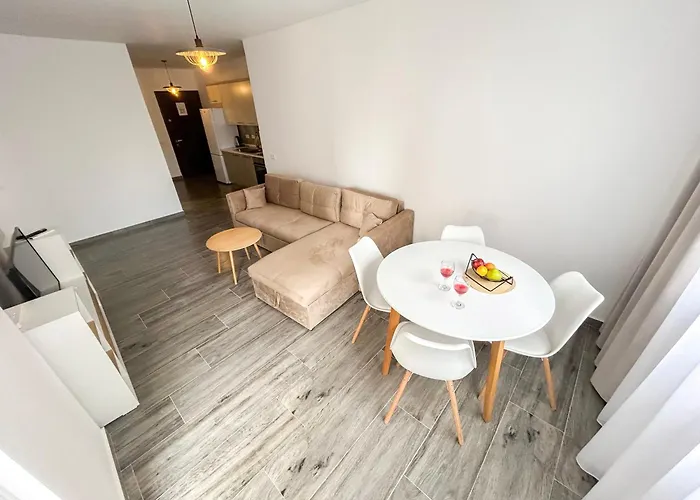 Sunrise Apartman Golem